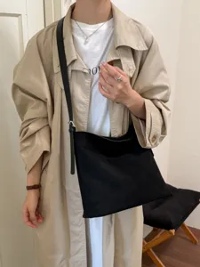 Casual large capacity shoulder bag for women, minimalist solid color hobo crossbody bag new.