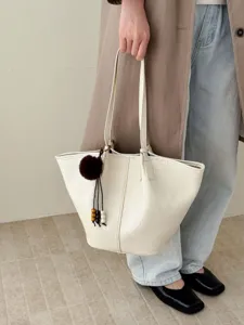 Vintage oil wax leather tote bag for women, large capacity stylish casual shoulder bag.