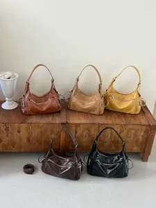 Korean style minimalist women shoulder bag versatile casual commuter crossbody handbag new design