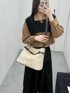 Casual suède tote tas voor dames, stijlvolle schouder- en crossbodytas met gesp.
