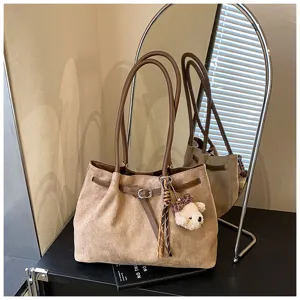 Retro suède tote tas grote capaciteit schoudertas handtas met schattige berenhanger