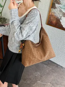 Große Damen Umhängetasche mit Leopardenmuster, lässige vielseitige Pendler Shopper Tasche.