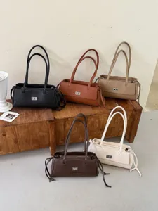 Klassieke gewatteerde schoudertas okseltas retro baguette tas voor dames hoofdaanzicht