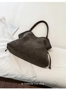 Klassieke vintage bruine suède tote tas voor dames, grote capaciteit schoudertas casual.