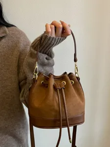Dames Retro Emmer Tas Kunstsuède PU Splicing Handtas Vintage Schouder Crossbody Tas Niche Casual Vrouwen Tas