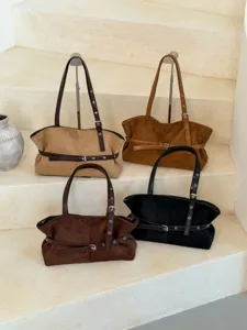 Koreaanse stijl retro suède schoudertas casual commuter oksel tote tas voor vrouwen