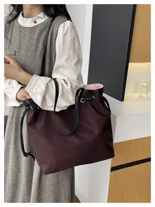 Schicke Nylon-Tragetasche mit Kordelzug, große Pendler-Schultertasche für den Alltag.