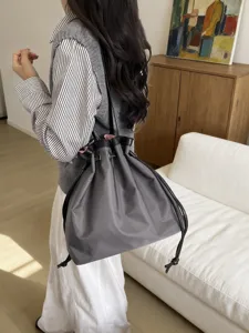 Damen graue Nylon Kordelzug Umhängetasche große Kapazität Freizeit Shopper Tasche Alltag