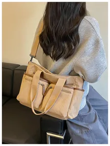 Corduroy multi-pocket shopper tote tas, ruime schoudertas voor dagelijks gebruik.
