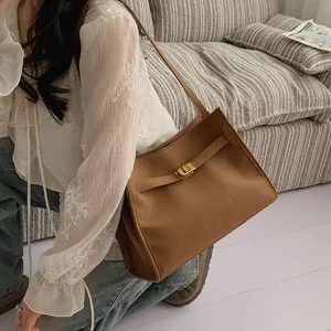 Borsa a tracolla donna marrone minimalista grande capacità shopper casual borsa principale vista