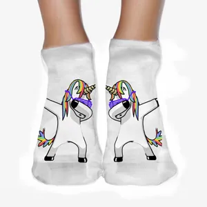 Einhorn Bedruckte Kurze Socken Unisex Polyester Atmungsaktive Lässige Crew Socken Alltag Mode Accessoires