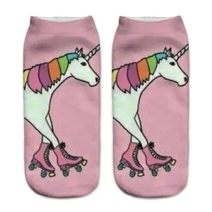 Calcetines cortos bonitos con estampado 3D de unicornio y patines para mujeres.