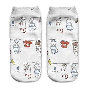 Calzini corti stampati con gatti di cartone animato carini, comodi abbigliamento quotidiano per adulti.