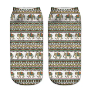 Calzini corti stampati in 3D per uomo e donna con un design unico con motivo elefante etnico.
