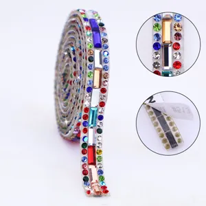 Ruban de strass autocollant DIY cristal pour la décoration de vêtements et de loisirs.
