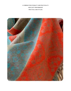 Gemütlicher orange Kaschmir-Paisley Schal mit Fransen, Vintage boho Poncho Kapes für Damen.