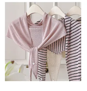 Gestreiftes Strick Dreiecktuch Damen Herbst Winter weicher modischer Schal Kragen Stil