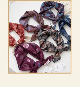 Vintage bedrucktes Seidentuch für Damen, elegantes Retro Halstuch für Herbst Mäntel.