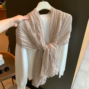 Klassischer europäischer Karo Schal Herbst Winter Mode vielseitiger warmer Plissee Schal Ansicht