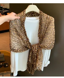 Leopardenmuster plissierter dünner Seidenschal, Retro-Damenlanger Schal für den Herbst.