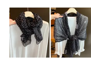 Schwarzer Pünktchen Plissee Schal, eleganter Vintage langer Schal für Damen im Herbst.