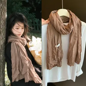 Koreanisches einfarbiges Knittertuch für Damen, vielseitiger und warmer Vier-Jahreszeiten-Schal.