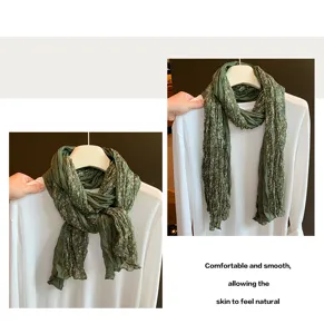 Grüner Vintage-Schal mit Knitteroptik, leichter langer Damenschal für den stilvollen Herbstalltag