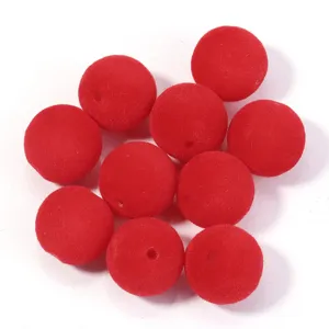 Perles rondes floquées rouges avec trous traversants pour fabrication de bijoux et accessoires DIY.