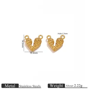 Stainless steel 18k gold plated embossed heart pendant DIY necklace jewelry accessory.