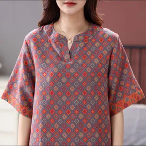Chemise de nuit manches courtes col V en double gaze de coton, détail imprimé géométrique