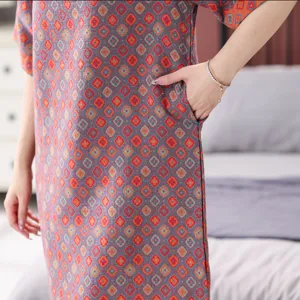 Robe de nuit double gaze en coton détail, vêtements d'intérieur manches courtes poches.
