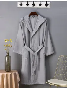 Grauer Waffelstrick Kapuzen Bademantel für Damen und Herren, leichtes Hotel Schlafkleid.