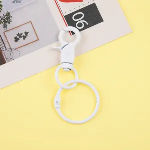 Porte-clés mousqueton en métal blanc accessoire DIY pendentif artisanal fait main pour loisirs.