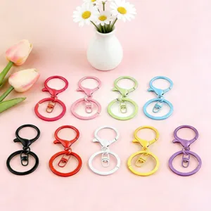 Bunte Metall 8-Form Schlüsselanhänger Haken mit Lackierung für DIY Taschen Pendants Schmuck Teile.