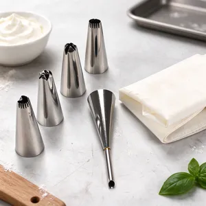 Set professionale di bocchette per sac à poche in acciaio inox per la decorazione.