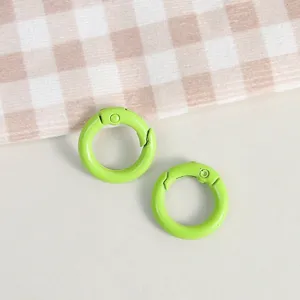 Green zinc alloy spring rings, round DIY keychain hardware, handmade jewelry accessories.