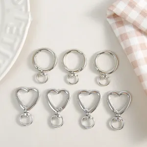 Silberne Herz und runde Federkarabiner für DIY Schlüsselanhänger, Metall Verbindungsringe.