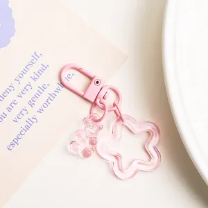 Rosa transparenter Gummibaer und Stern Anhänger Schlüsselanhänger Detailansicht für Tasche.