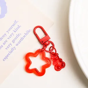 Roter transparenter Bär Stern Schlüsselanhänger süßer Taschen Anhänger Acryl Accessoire