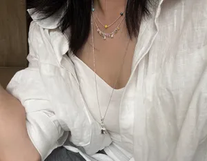 Detailweergave van de gelaagde s925 zilveren kleurrijke dopamine ketting met mooie stijl.