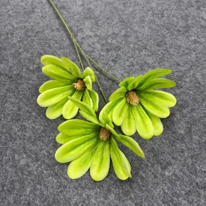 Ramo di fiori artificiali verdi a 3 teste decorazione floreale in seta per la casa festa.