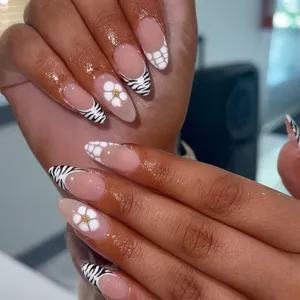 French Zebra Stripe Almond Press On Nails With White Flower Design Nude Fake Nails For Women Daily DIY Nail Art