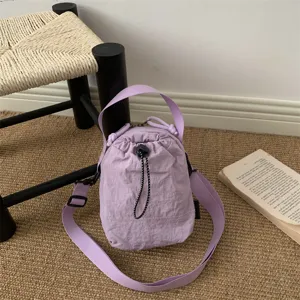 Borsa Porta Borraccia Leggera con Coulisse da Donna Minimalista in Nylon Borsa a Secchiello Tracolla Casual Porta Cellulare Spalla