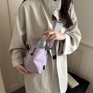Borsa per bottiglia d'acqua viola con coulisse da donna, leggera borsa a secchiello elegante.
