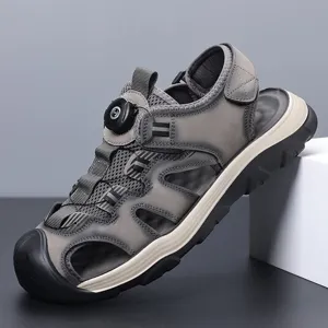 Herren Outdoorsandalen, atmungsaktive Zehenkappe Strandschuhe mit praktischem Drehverschluss.