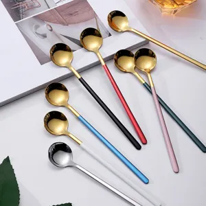 Cuillères à mélange en acier inoxydable avec de longs manches colorés, parfaites pour le café.