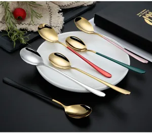 Set di cucchiai a manico lungo in acciaio inossidabile, stile coreano dettagli.