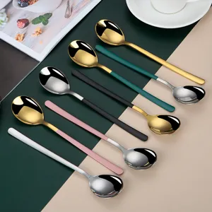 Set de cucharas de acero inoxidable con mango de color, cucharas largas para postre y café en casa.