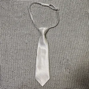 Kinder Ohne-Binden Krawatte Satin Stoff Verstellbares Elastisches Band Weißer Halsschmuck Für Schule Party Kinder Mode Accessoires