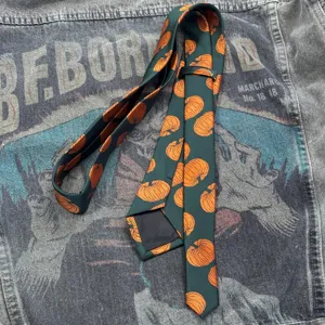 Vintage dark green pumpkin printed necktie, funny slim tie for men and women daily wear.